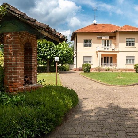Maison Cecile Appartamento In Villa. Host Marianna Aglie Ngoại thất bức ảnh